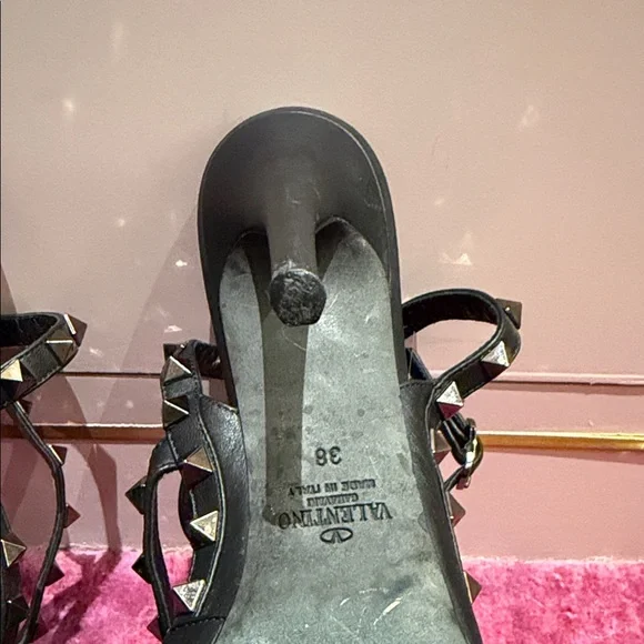 Valentino Black RockStud Pumps - Picture 5 of 8